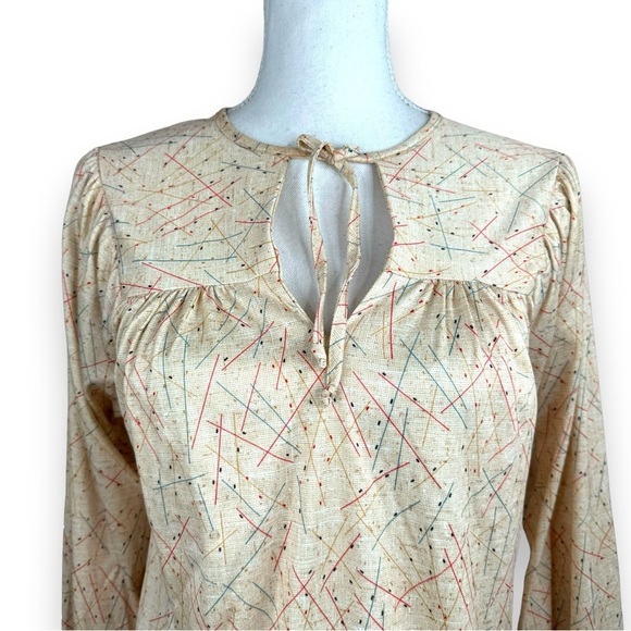 Vintage Dead Stock Pretty Tops Geometric Line Print Cream Blouse Keyhole Neck - Picture 2 of 9